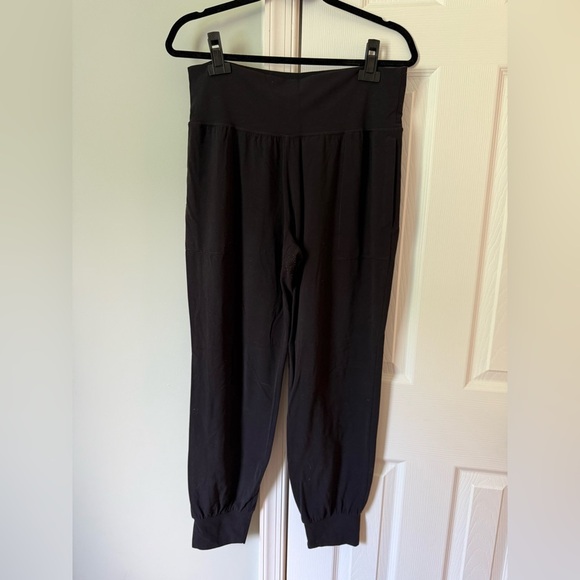 Athleta Pants - Athleta Salutation Jogger Women’s Large Black